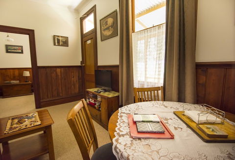 Creek Cottage - New Castle Holiday 6