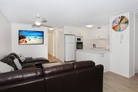 Unit 4 Coolum Cove Coolum Beach - New Castle Holiday 1