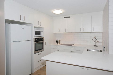 Unit 4 Coolum Cove Coolum Beach - New Castle Holiday 3