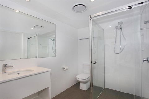 Unit 4 Coolum Cove Coolum Beach - New Castle Holiday 4