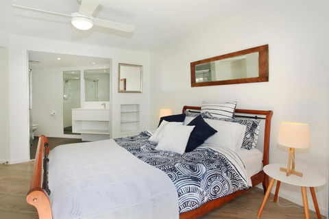 Unit 4 Coolum Cove Coolum Beach - New Castle Holiday 2