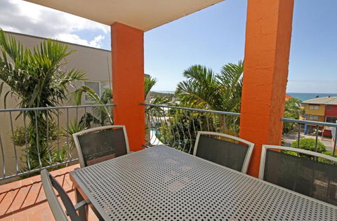 Unit 4 Cooltoro Court Coolum Beach - New Castle Holiday 3