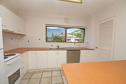 Unit 4 Cooltoro Court Coolum Beach - New Castle Holiday 1