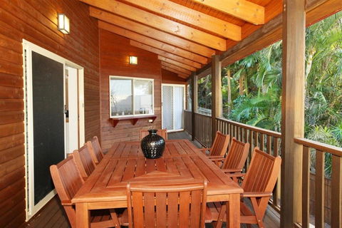 30 Scrub Road Coolum Beach Linen Incl WiFi - New Castle Holiday 2