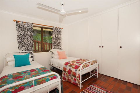54 Coolum Terrace Coolum Beach - New Castle Holiday 3