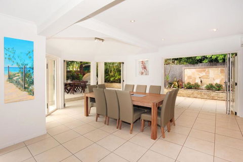 11 Dalmor Court Coolum Beach Pet Friendly Linen Supplied 500 BOND - New Castle Holiday 4