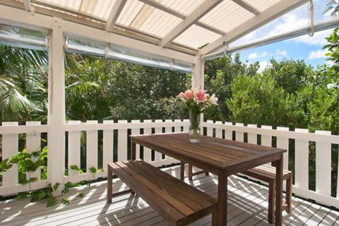 Carolyns Beach House - New Castle Holiday 4