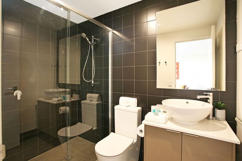 Back Of The Block Bulimba - New Castle Holiday 3