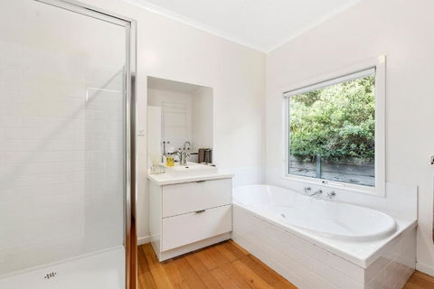 Rivernook Cottage - New Castle Holiday 6