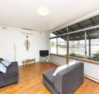 Douglas Cottage - New Castle Holiday