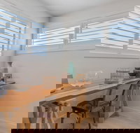 7 Graydens with views in Ventnor - New Castle Holiday