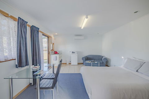 Queechy Motel - New Castle Holiday 6