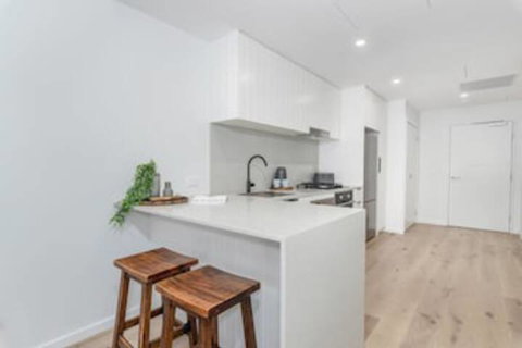 Herald 1 Bedroom Apartment Inner City - New Castle Holiday 4