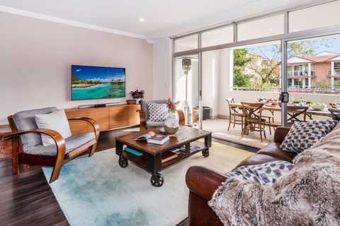 Bondi Bae - New Castle Holiday 3