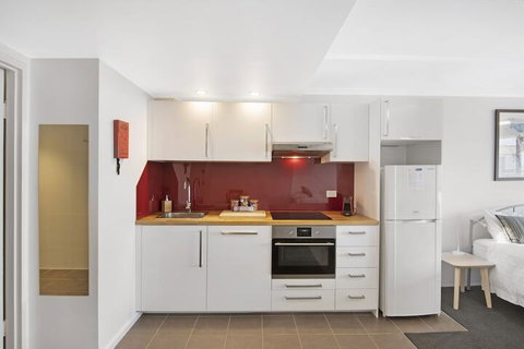 Snowy Studio - New Castle Holiday 2