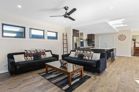 Pebbles At Casuarina Beach - New Castle Holiday 3