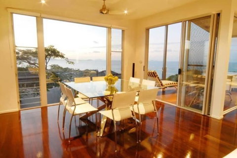 Horizons - New Castle Holiday 6