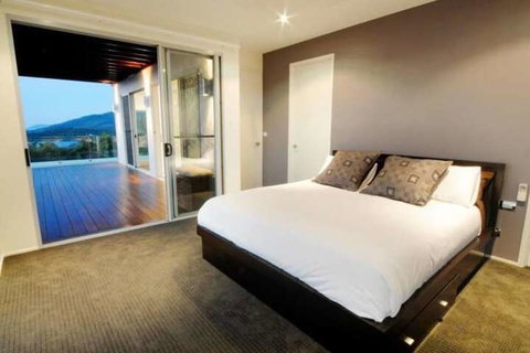 Horizons - New Castle Holiday 7