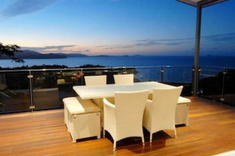 Horizons - New Castle Holiday 0