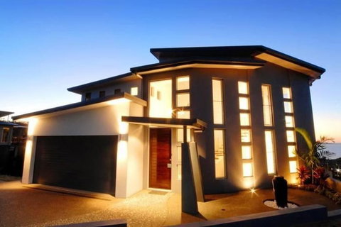 Horizons - New Castle Holiday 2