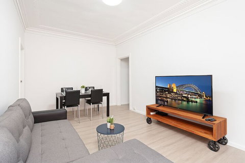 Newly Renovated Apt. Close To CBD Unit 1 - New Castle Holiday 1