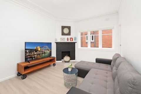 Newly Renovated Apt. Close To CBD Unit 1 - New Castle Holiday 0