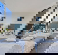 New Luxury Apartment Walking to Shops  Cinema - New Castle Holiday