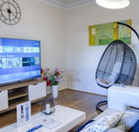 Wollongong train station holiday house - New Castle Holiday