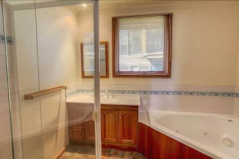 Tetleys - New Castle Holiday 2