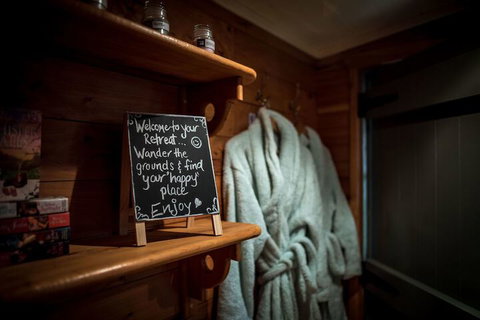 Guide Falls Cottage - New Castle Holiday 1