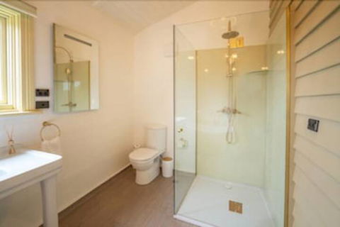 Steele Point Cottage - New Castle Holiday 6