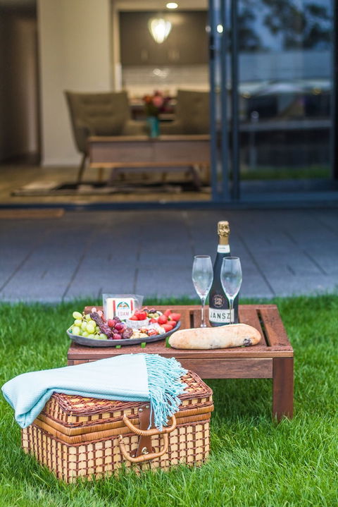 Ulverstone Waterfront Apartments - New Castle Holiday 3