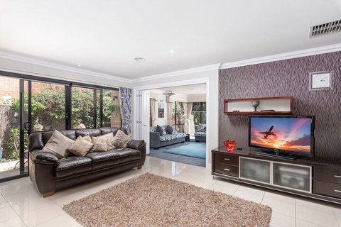 Essendon North B&B - New Castle Holiday 2