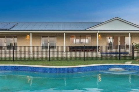 Your Luxury Escape Byron Sunset Breeze - New Castle Holiday 3