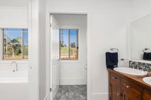 Your Luxury Escape Byron Sunset Breeze - New Castle Holiday 7