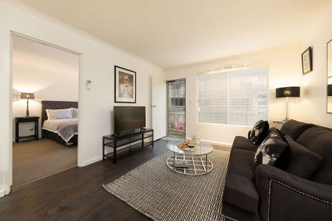 The Manhattan Central & Sophisticated - New Castle Holiday 3