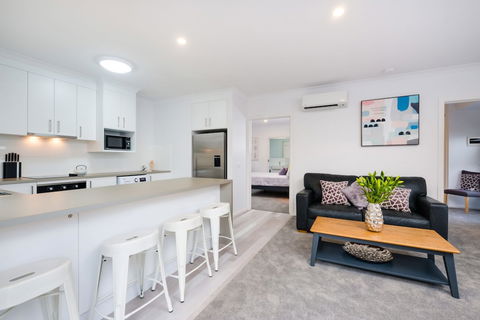 Albury Yalandra Apartment 2 - New Castle Holiday 5