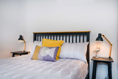 Albury Yalandra Apartment 2 - New Castle Holiday 6