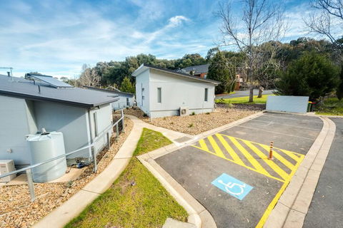 Albury Yalandra Apartment 1 - New Castle Holiday 7