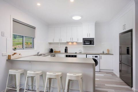 Albury Yalandra Apartment 1 - New Castle Holiday 5