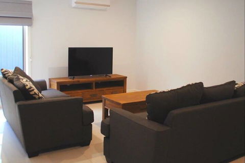 Doze On Green Accommodation Wangaratta - New Castle Holiday 2
