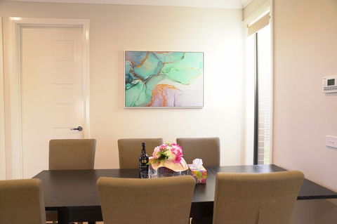 A Brand New House Near Boxhill - New Castle Holiday 6