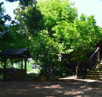 1 School Road Wandiligong - New Castle Holiday