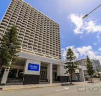 L7 Surfers Paradise Apartment - New Castle Holiday