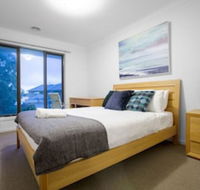 104 Sanctuary Lake Donatella Retreat - New Castle Holiday