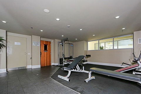 Spacious 1-Bedroom Apartment With Parking - New Castle Holiday 7