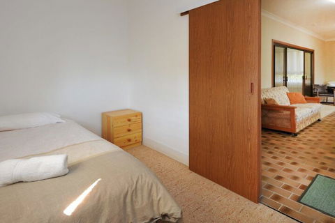 Rose Cottage Sawtell NSW - New Castle Holiday 4