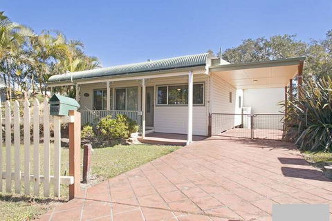 Ryans Cottage Sawtell NSW - New Castle Holiday 6