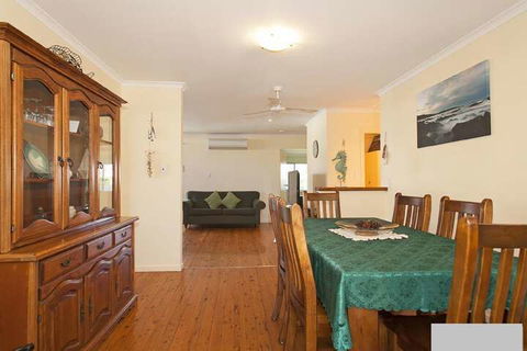 Ryans Cottage Sawtell NSW - New Castle Holiday 2