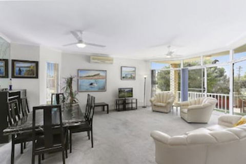 Solitaire 1 Sawtell NSW - New Castle Holiday 0